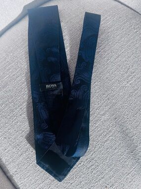 BOSS Men's Dark Blue Paisley Silk Tie